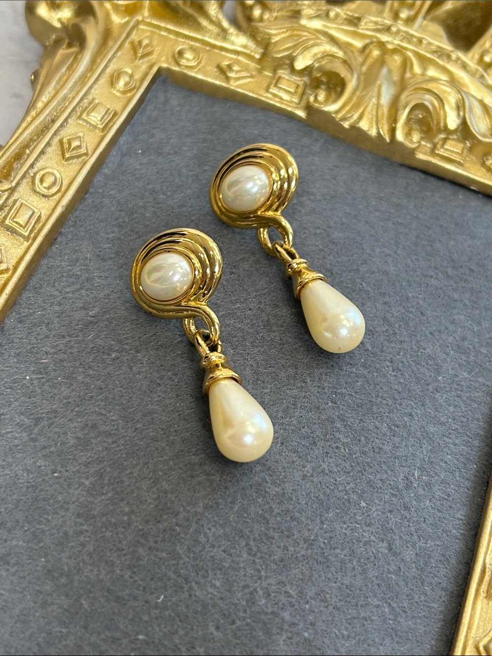 Vintage Carolee Gold Pearl Teardrop Drop Earrings- see description